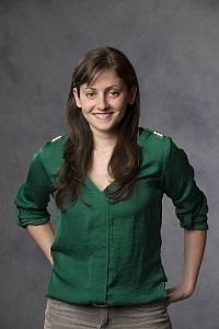 Jennifer Dzaloszynski (Vivie Warren).